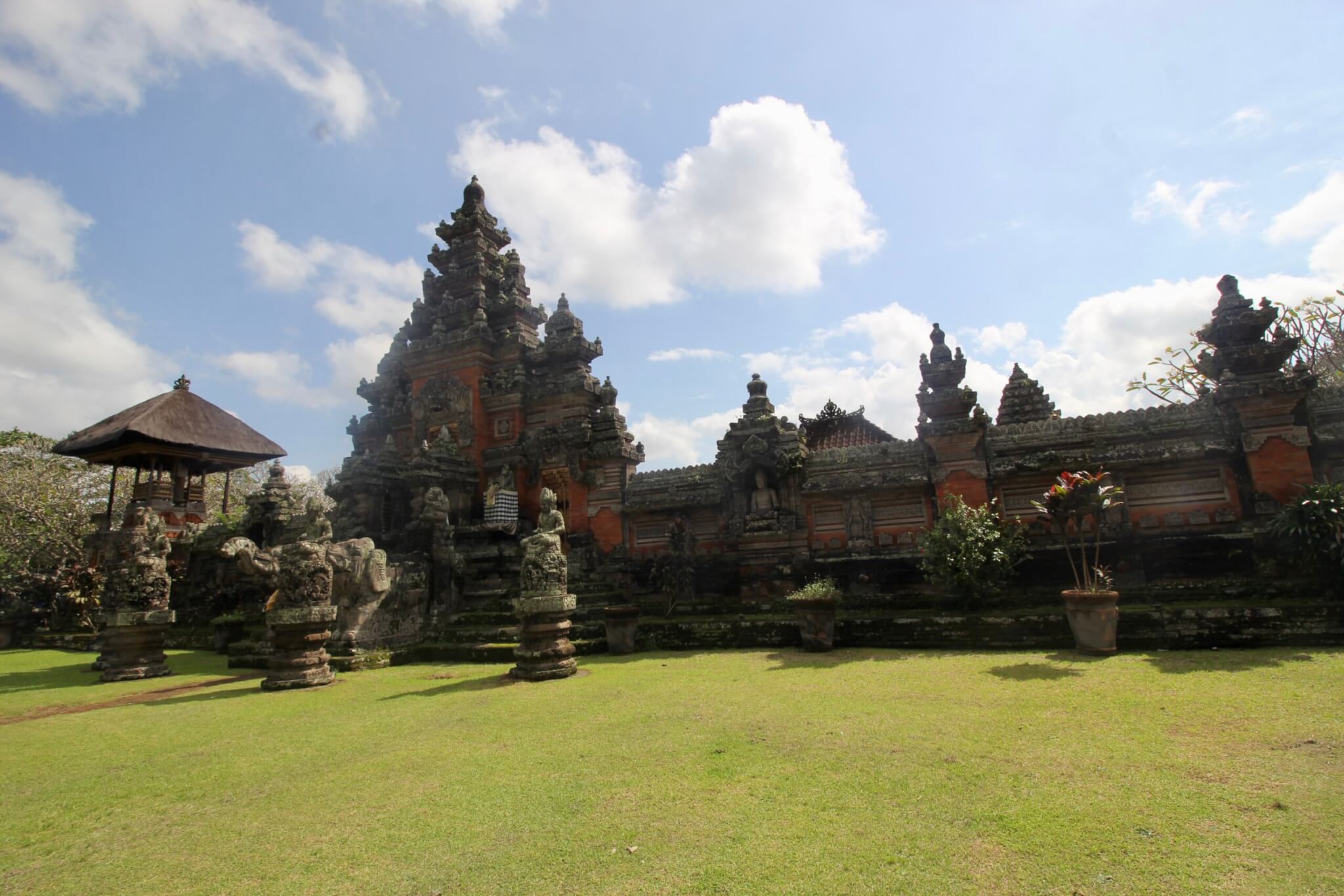 Tempel Art Village